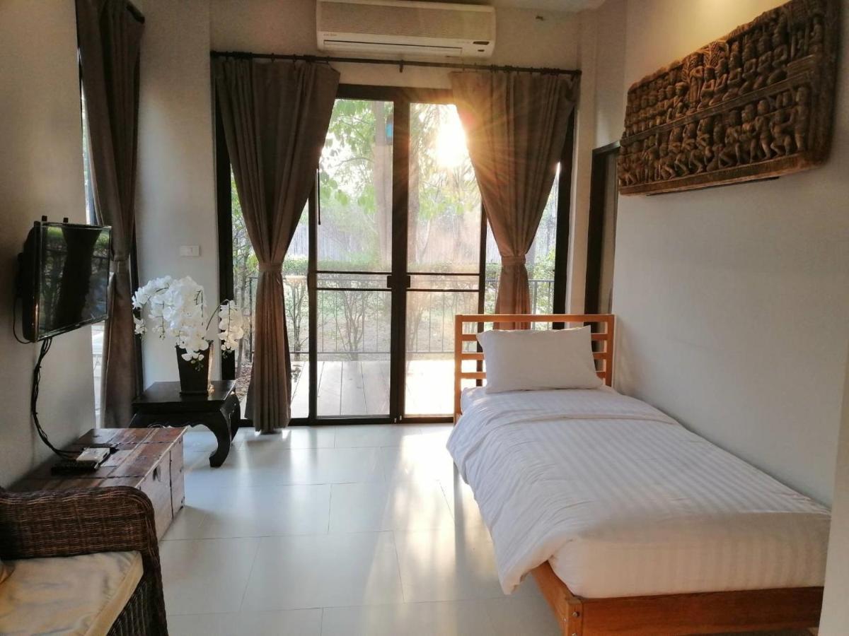Tharaburi Resort Sukhothai Exterior foto