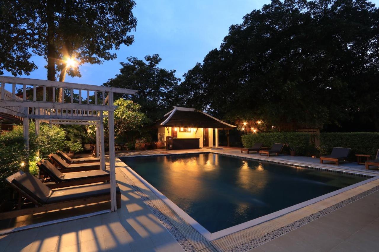 Tharaburi Resort Sukhothai Exterior foto